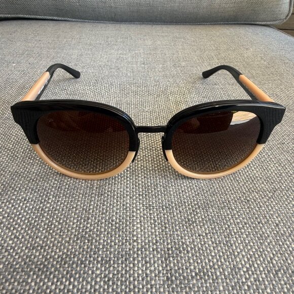 NWOT Tory Burch Panama Sunglasses Black Cream - Picture 2 of 12